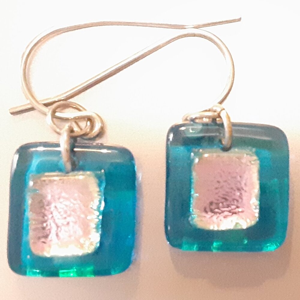 HOST PICK! CLOSET SALE!! New Sterling  silver Ocean blue Dichroic Glass Earrings - Picture 12 of 12